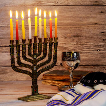 Chanukah Lights Up the Season